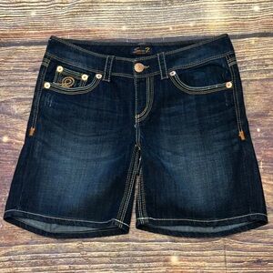 Seven7 Women's Dark Blue Jean Shorts. Size 12. EUC.